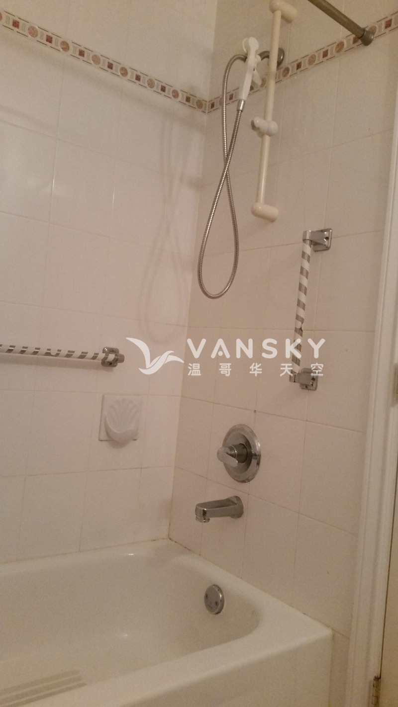 250301231333_Washroom Shower.jpg